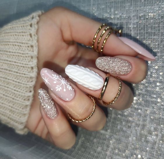 Elegant Knit texture on winter nails